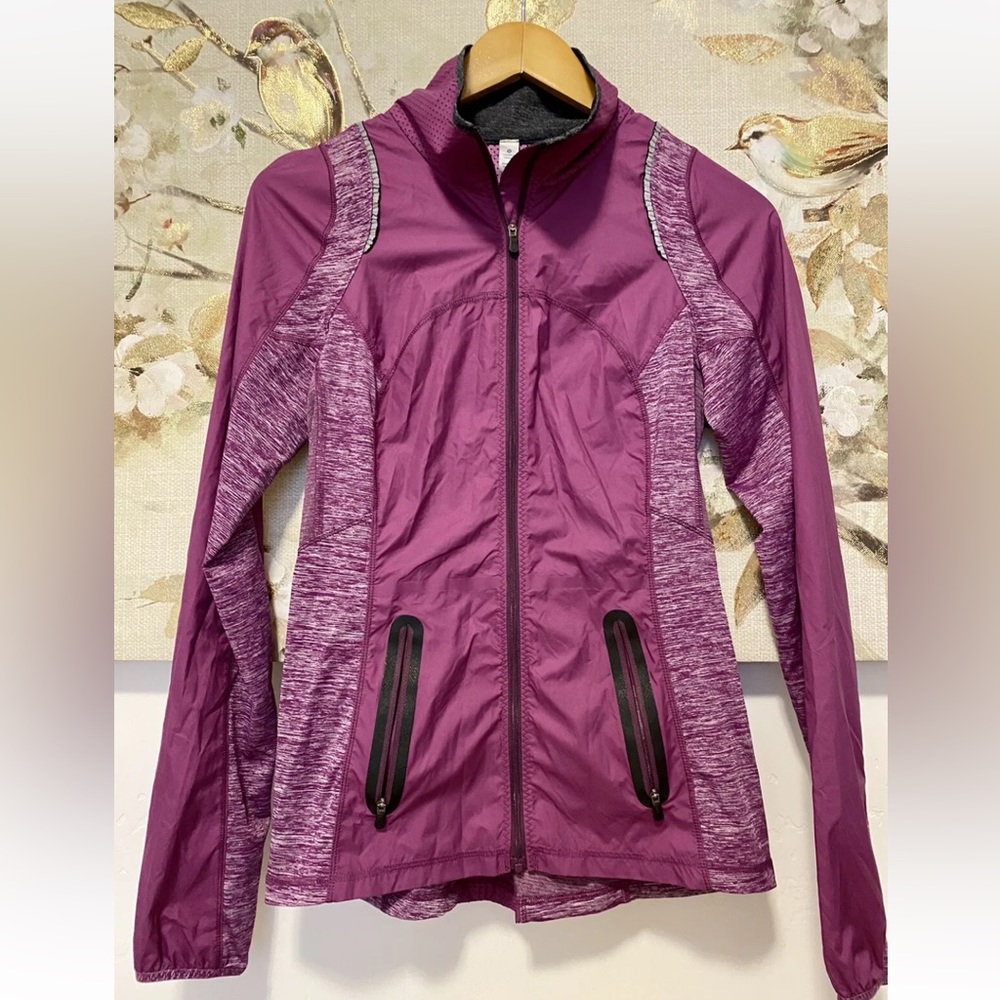 NWOT LULULEMON MAGENTA RUFFLED JACKET Thumbholes 4